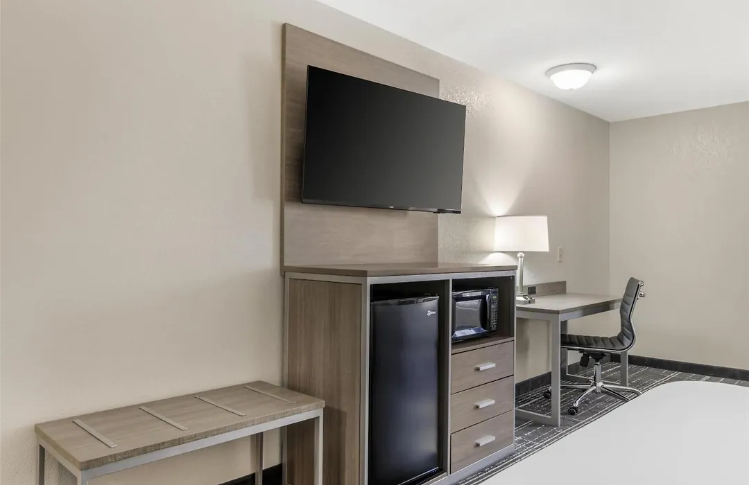 Best Western Commerce Inn-1